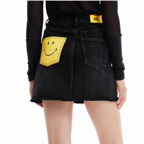 Desigual X Smiley⎪Black Denim Mini Skirt - Picture 2 of 9